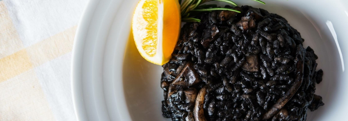 arroz negro con calamares y gambas